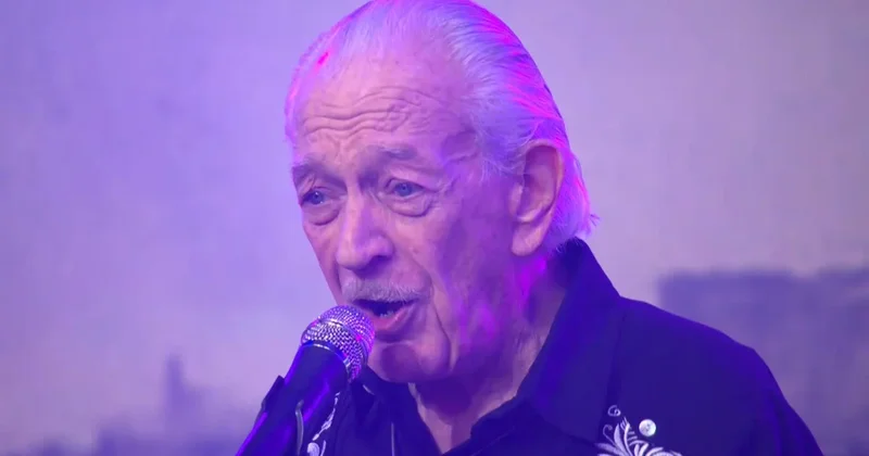Saturday Sessions: GA-20 and Charlie Musselwhite perform "I Can't Hold Out"