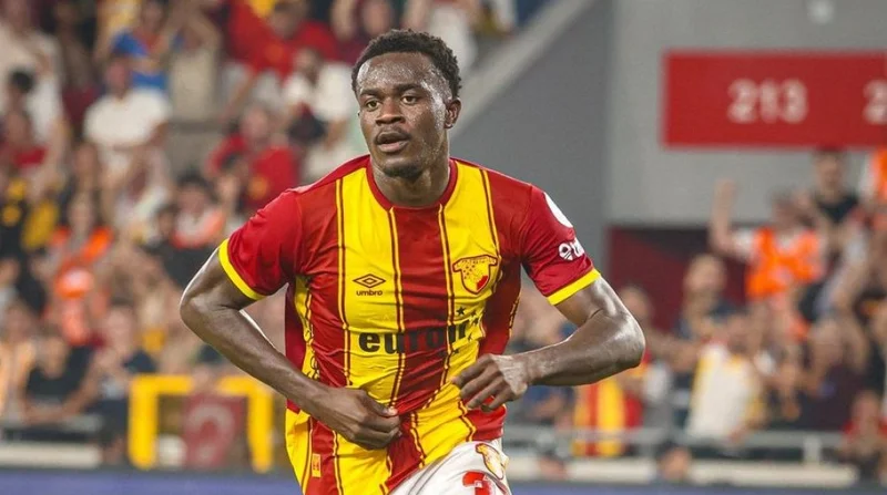 Transfer: Dennis set to join UAE club Al Jazira