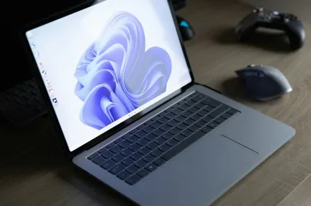 Windows 11 is getting rid of the Drag Tray feature