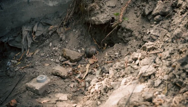 Kyiv sappers destroy cluster munition from missile warhead