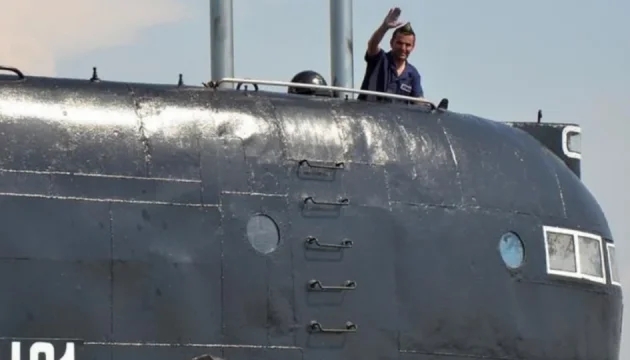 Former commander of Zaporizhzhia submarine who defected to Russia killed in explosion in Sevastopol — media