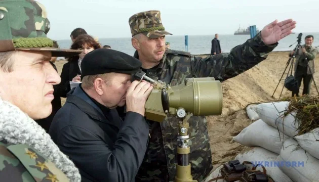 Kuchma says he was first world leader in modern history to order troops to fire on Russian soldiers