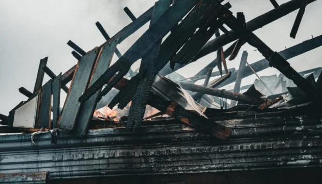 Russian overnight attack on Kherson leaves one killed