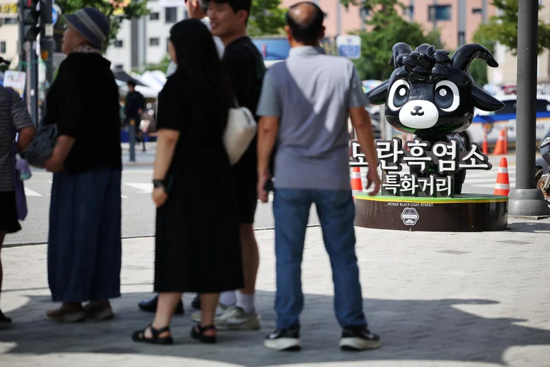In Korea, some savour last season of legal dog meat