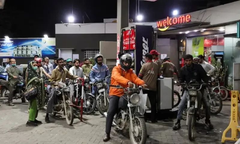Govt raises petroleum dealers’ margin to Rs9.98 per litre