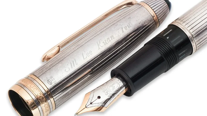 Singapore’s Lee Kuan Yew’s fountain pen valued at US$23,000-US$39,000 up for auction