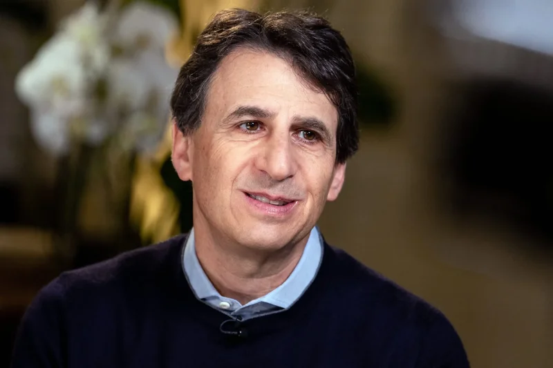 Before becoming CEO of $79 billion Wall Street giant Apollo, Marc Rowan worked at a party store, valet lot, and ‘the best kosher caterer’
