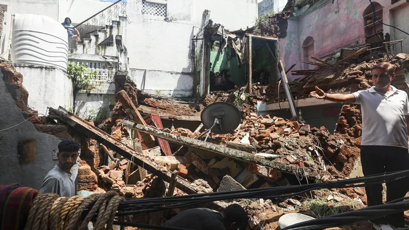 Heavy rains affect normal life in Jammu, house collapses in city