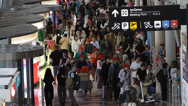 Bangkok airport apologises after clash with Chinese tourists at boarding gate
