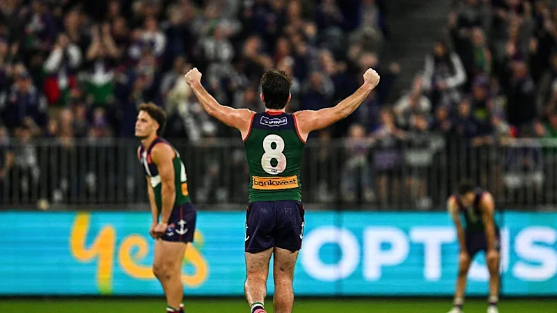 Dockers keep setting records while Eagles stumble after early blitz