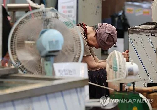 Sweltering heat takes toll on restaurants, cafes and bars