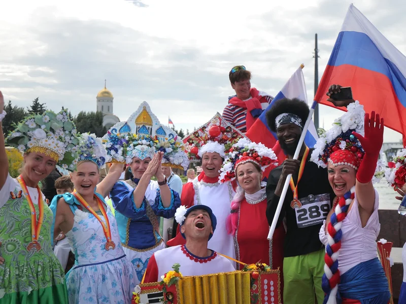 Photos: Russia celebrates National Flag Day amid war and tensions with the West
