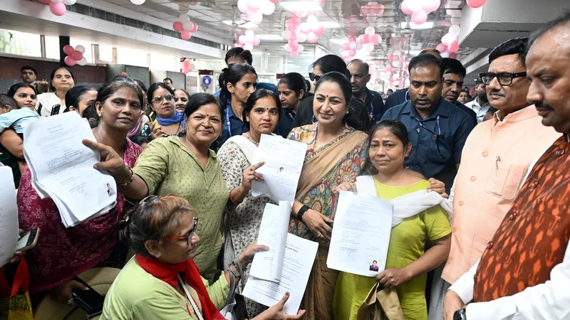 Delhi Chief Minister launches Lakshmi Yojana; over 30,000 register on first day