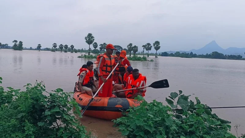 32,000 evacuated in Polavaram district as Godavari, Sabari begin to recede