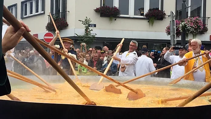 7,200 eggs cracked for giant omelette at Belgian festival