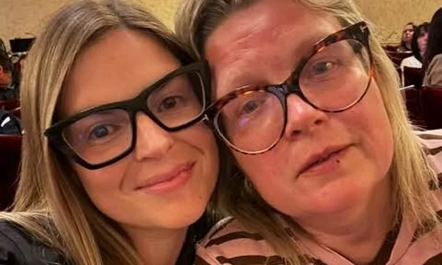The surprising signs that my mum had dementia: From an online shopping addiction to strange text messages, we would never have guessed these habits were part of her memory going. And there are so many more we missed...