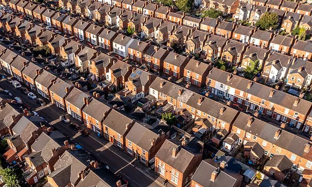 The Morning Poll: Should we scrap social housing for foreign nationals?