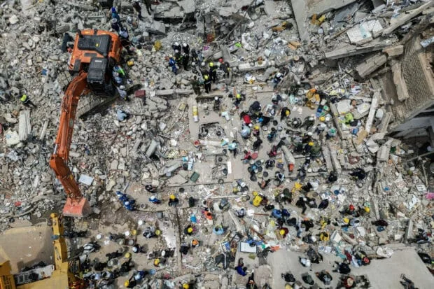 Colombia enters 'final phase' of earthquake search as toll hits 265