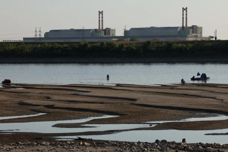 Heatwave forces nuclear shutdown in Hungary
