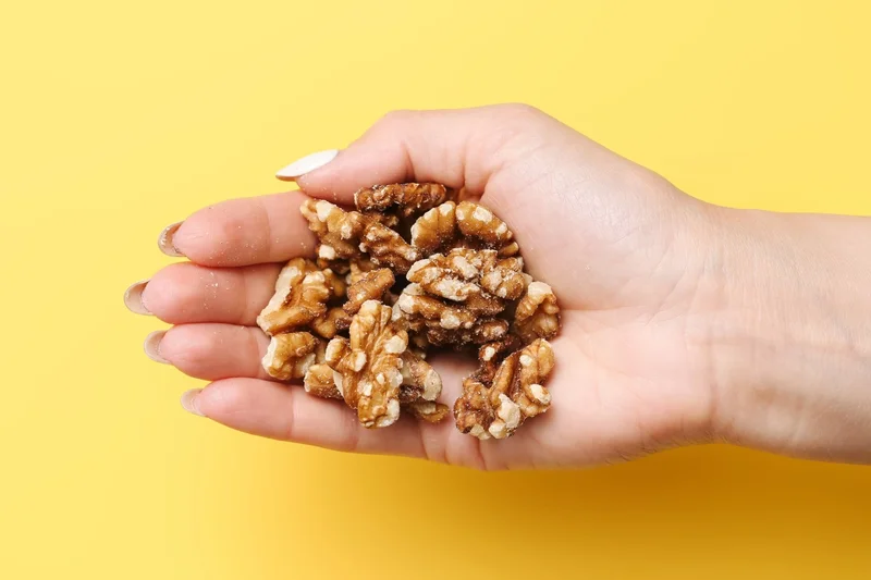 How much do nuts matter for blood pressure? This study points to about a handful a day