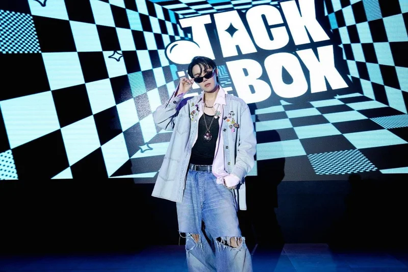 How K-pop turned album previews into events worth ticketing