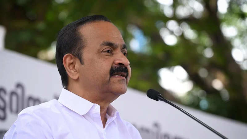 Kerala CM defends controversial helicopter trip, lunch amid floods, says ‘politicising meal is unfortunate’