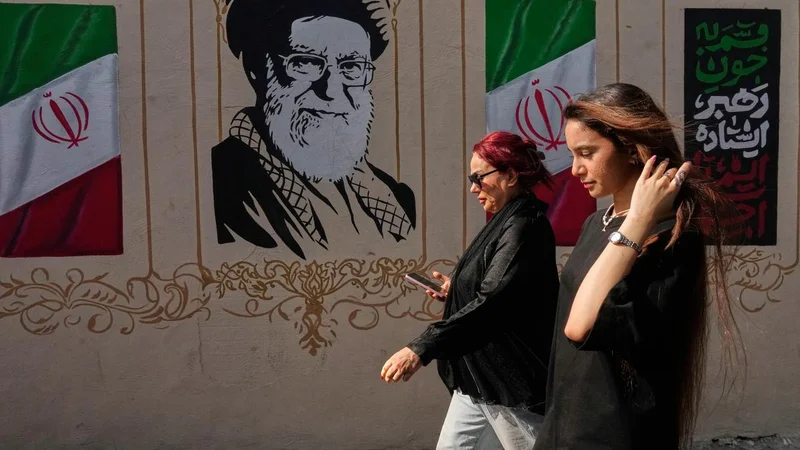 U.S., Iran keep up hostile rhetoric ahead of new sanctions