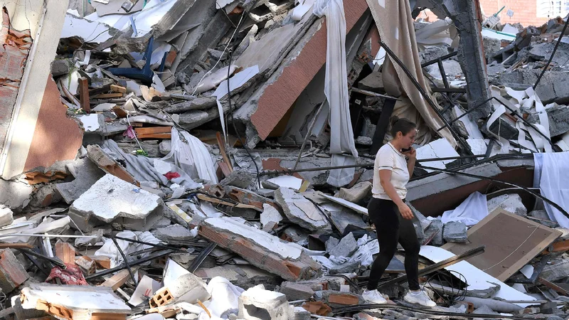 Colombia quake death toll rises to 132