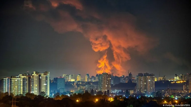 Ukraine: Russian strikes on Kyiv kill at least 1