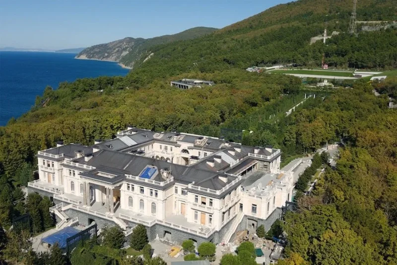 Ukraine destroys missile system protecting Putin’s $1bn Black Sea palace