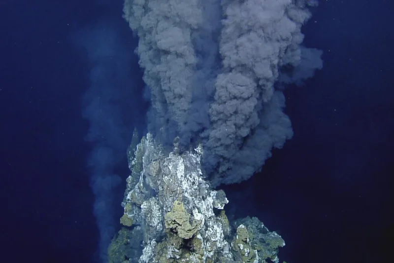 Life may have emerged on Earth in one of these two possible ways, scientists say