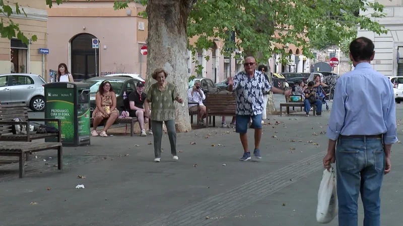 Italian senior couple dancing in Roman piazza become internet sensation