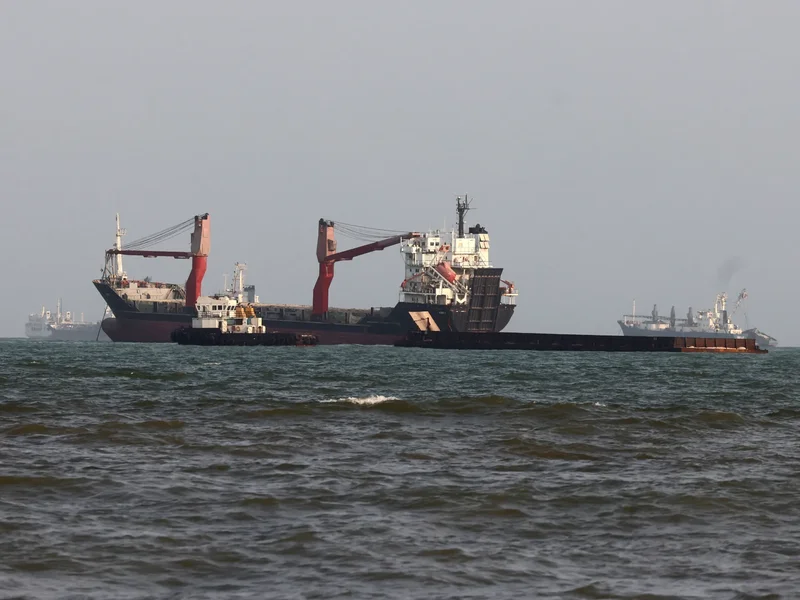 Are Hormuz ships more willing to defy Iran or the US? What traffic shows