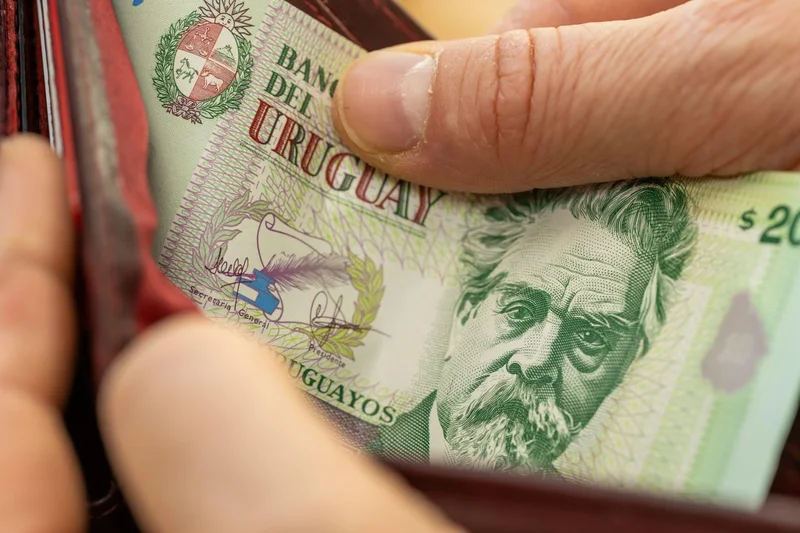 Uruguay’s New 12% Tax on Foreign Income: What Residents Now Owe