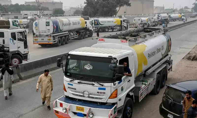 Criminal record verification of Lahore's commercial drivers in the offing