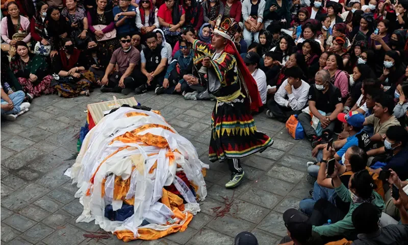 Broad Peak search for bodies of 3 climbers paused