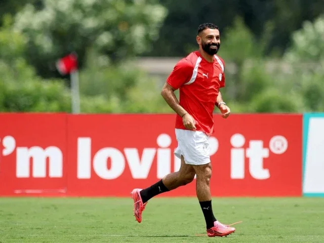 Turkey's Trabzonspor say transfer talks with Salah underway