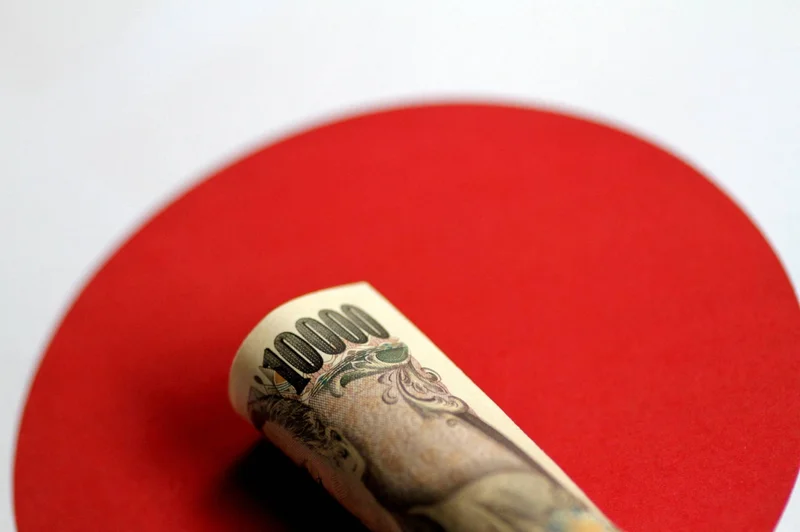 Yen jumps on U.S. data as traders watch for intervention clues