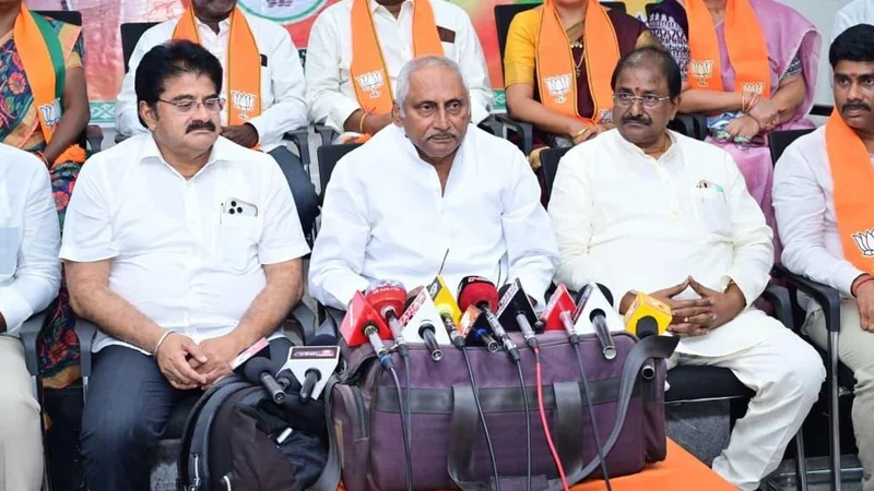 Resume talks with Odisha, Chhattisgarh on land acquisition for Polavaram, Kiran Kumar Reddy advises A.P. government