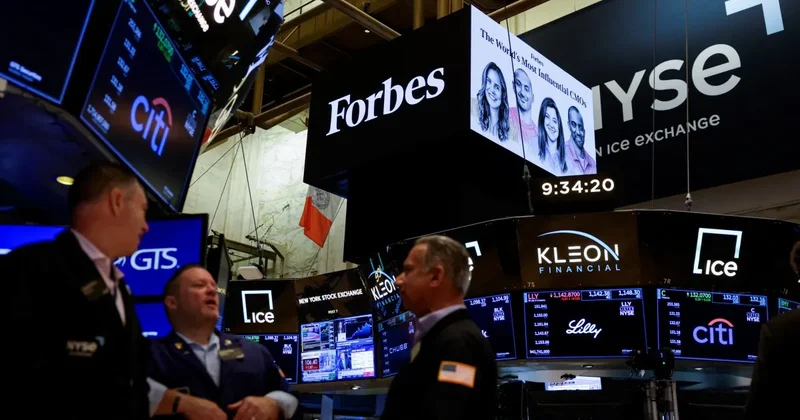 US stocks near record high, oil falls as Trump claims Iran talks under way