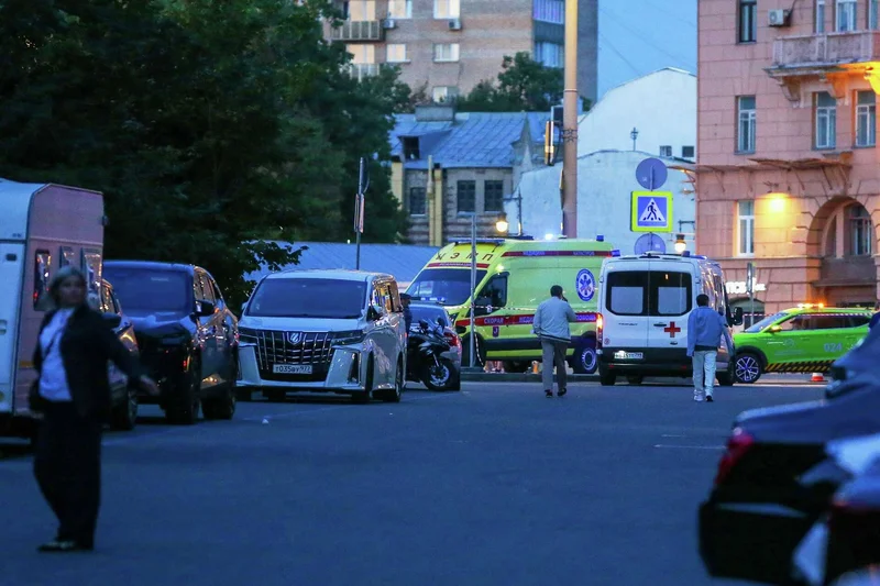 Three killed, 21 injured in bomb explosion outside Moscow restaurant