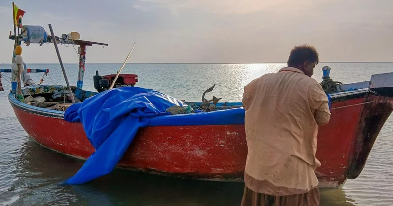 In Pakistan, expanding Gwadar port reduces fishers to oil smugglers