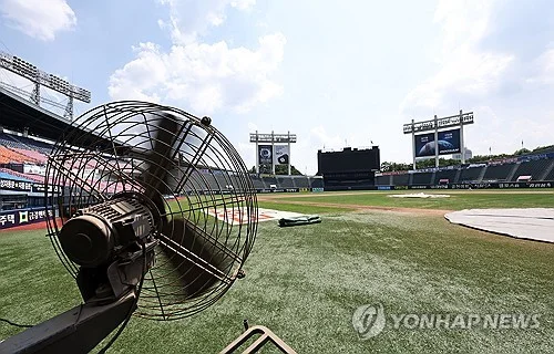 10 baseball games canceled due to extreme heat