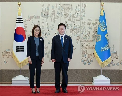 Lee receives letters of credence from new U.S. Amb. Steel, 3 other envoys