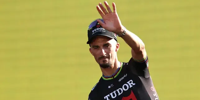 Julian Alaphilippe, two-time world champion and iconic figure of French cycling, announces retirement