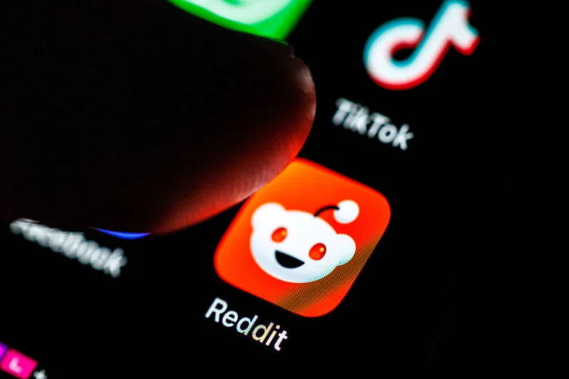 Stocks making the biggest moves midday: Sandisk, Applied Materials, AeroVironment, Cisco Systems, Reddit & more