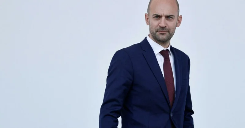 France to expel two Iranian diplomats: foreign minister