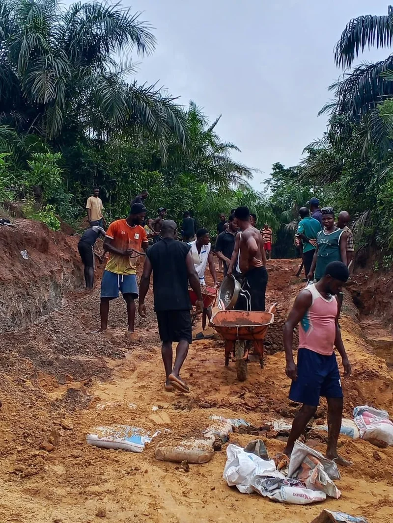 Monarch cries out to FG, Abia govt over dilapidated road, water crisis
