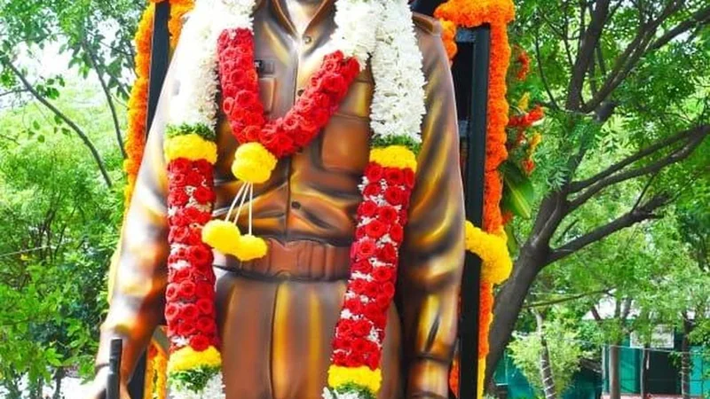 Statue of martyr Murali Naik unveiled at Puttaparthi
