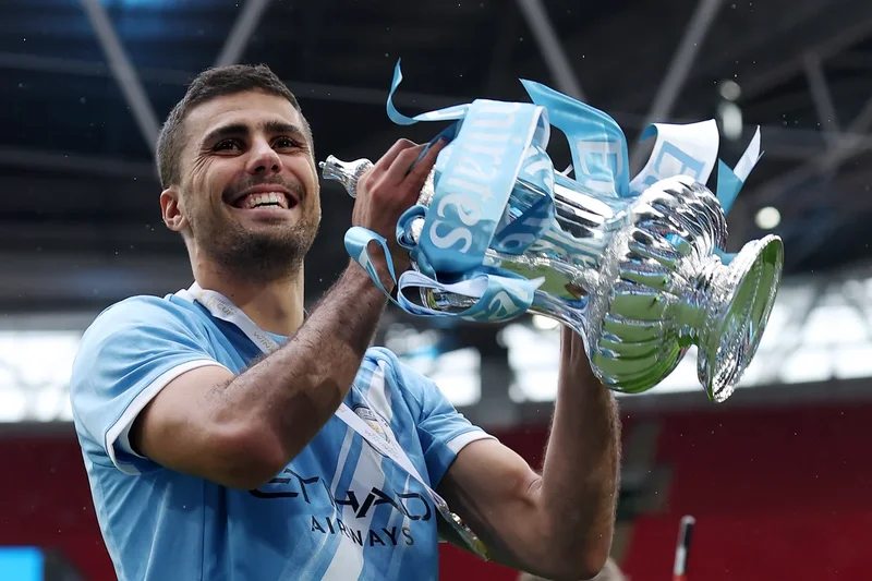 Manchester City reject first Barcelona bid for Rodri